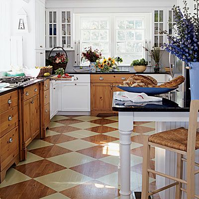 Checkered floors in tan and cream Pantry Flooring, Painted Kitchen Floors, Carla Aston, Comfy Cottage, Cottage Rooms, Kitchen Pattern, Wood Floor Design, Painted Wood Floors, Checkerboard Floor