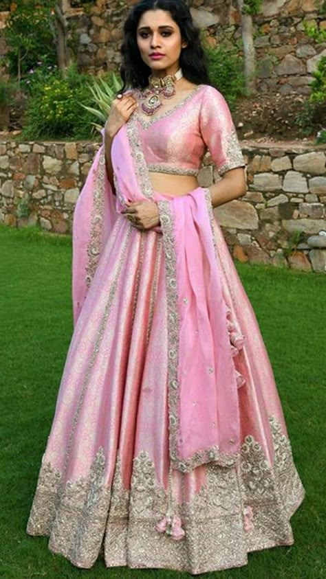 Pretty Lenghas, Shaadi Lehenga, Gathered Lehenga, Peplum Top Outfits, New Lehenga, Heavy Lehenga, Sangeet Outfit, Lehenga Dupatta, Half Saree Lehenga