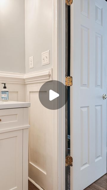 Kelsey Berry | Transitional DIY Home on Instagram: "So you’ve got a two-toned door but don’t know where to switch colors?

I got you! 

📌 The design rule here is that you paint the outside edge to match the color of the side the door swings INTO. And the inside edge to match the color of the side the door swings AWAY from. This way, the color transition feels a lot more natural!

Save this post for the next time you paint your doors (trust me, it’s an underrated yet impactful project) and send to a friend who needs to see this!

#diyhousetohome #diyhomedecor #diyhomeimprovement #diyreels #diyhomerenovation #budgetfriendlydiy #diyhomeprojects #diyhome" Design Rules, Interior Paint Colors, Diy Home Improvement, Home Reno, Painting Tips, Interior Paint, The Ranch, Budget Friendly, Home Renovation