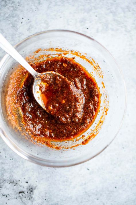 Harrisa Paste Recipes, Harissa Powder, Harissa Paste Recipe, Homemade Harissa, Harissa Recipes, Whats Gaby Cooking, Harissa Paste, Seasoning Blends, Spice Mix Recipes