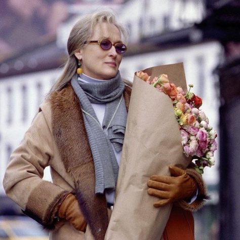 “Sally, I think I’ll buy the flowers myself.” 〰 Meryl Streep, The Hours (2002) 💐 Meryl Streep Movies, Augustus Waters, Vanessa Bell, Vanessa Redgrave, Clive Owen, Claire Danes, Bridget Jones, Jude Law, James Franco