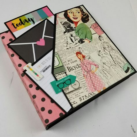 Sizzix Journal, Reset Girl, Small Photo Albums, Authentique Paper, Album Tutorial, Photo Album Diy, Album Diy, New Paper, Paper Crafts Diy Tutorials