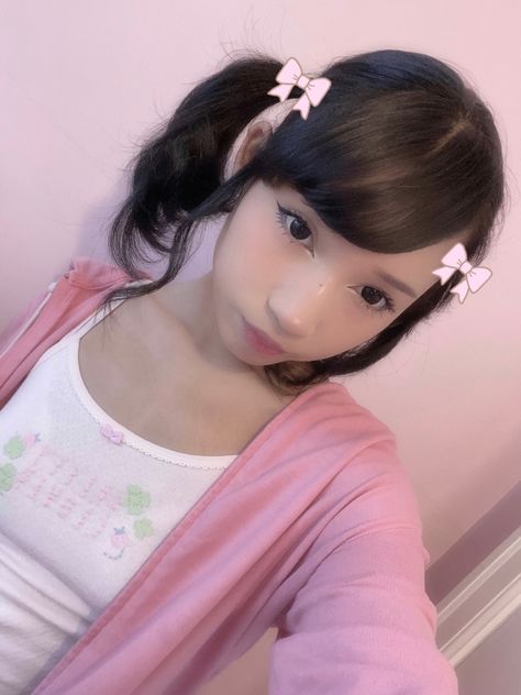 My Melody Hairstyle, Kawaii 4c Hairstyles, Kawaiicore Hairstyles, Cutecore Haircut, Kawaii Short Hairstyles, Emo Pigtails, Kawaii Short Hair, Cutecore Hair, Cutecore Hairstyles