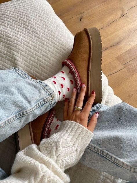 Socks, Bed, Red, White