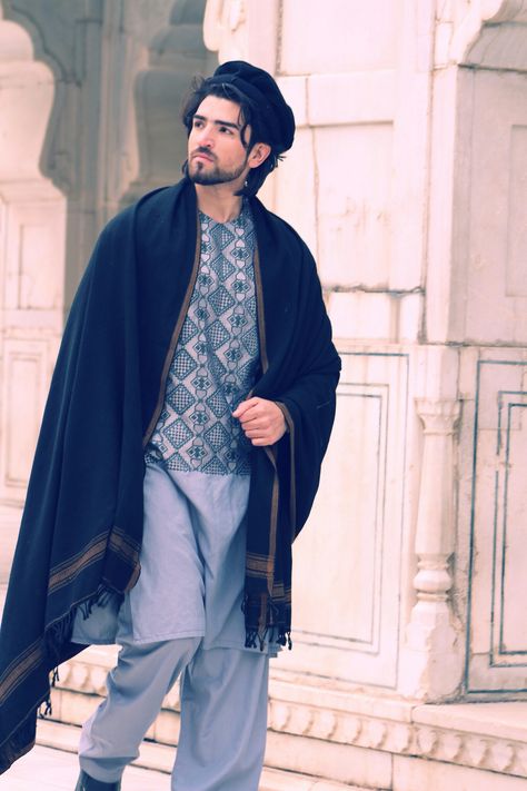 Afghan Model, Afghanistan Clothes, Muslim Men Clothing, Afghani Clothes, Mens Kurta Designs, Afghan Fashion, Desi Clothes, Afghan Dresses, Suit Men