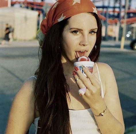 Pictures Of Lana Del Rey, Lana Del Rey Icons, Coney Island Baby, Americana Aesthetic, Lana Del Rey Love, Lana Del Rey Vinyl, Lana Rey, Elizabeth Grant, Album Of The Year