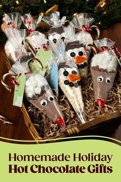 homemade holiday hot chocolate gifts Hot Chocolate Snowman, Diy Drink Gifts, Snowman Hot Chocolate, Chocolate Snowman, Homemade Christmas Treats, Holiday Hot Chocolate, Christmas Treats For Gifts, Hot Chocolate Gifts, Hershey Cocoa