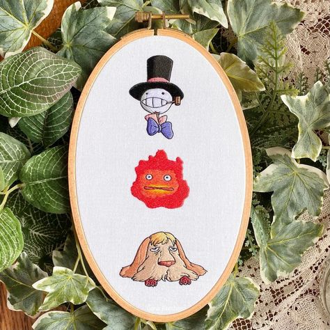 https://www.instagram.com/p/CeWEnOQtIRo/?igshid=MDJmNzVkMjY= Calcifer Embroidery, Howls Moving Castle Embroidery, Totoro Cross Stitch, Castle Embroidery, Studio Ghibli Crafts, Miyazaki Anime, Anime Cross Stitch, Bullion Embroidery, Embroider Ideas