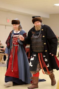 Russian Clothing Inspiration: Medieval and Otherwise on Pinterest ... Empire Larp, Rus Viking, Kievan Rus, Viking Garb, Viking Armor, Russian Clothing, Viking Dress, Viking Men, Culture Clothing