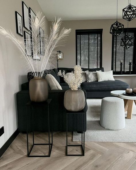 Dark Sofa Living Room, Black Sofa Living, Black Sofa Living Room Decor, Dark Grey Couch Living Room, Black Couch Living Room, Black Sofa Living Room, Grey Sofa Living Room, Black Living Room Decor, Living Room Decor Gray