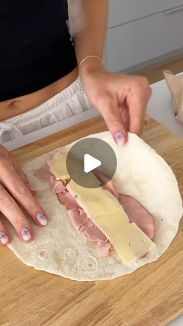 Ham And Cheese Toaster Wrap, How To Fold A Wrap, Ham And Cheese Wraps Tortilla, Cold Wraps Recipes, Wrap Fillings Ideas, Tortilla Wrap Ideas, Ham And Cheese Toastie, Wrap Fillings, Wraps Recipes Easy