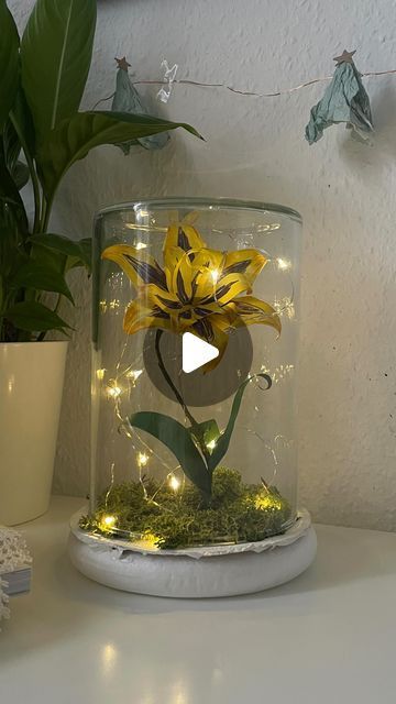 Derya🥐🥐 on Instagram: "Rapunzel flower light tutorial🌼✨" Diy Rapunzel Flower, Tangled Flower Diy, Rapunzel Flower Diy, Rapunzel Flower, Tangled Flower, Flower Lights, Jar Gifts, Diy Flowers, Lamp Design