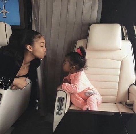 Mommy And Baby Pictures, Mommy Daughter Outfits, Pregnancy Goals, Mommy Moments, Cute Black Babies, Future Mommy, Moms Goals, Mommy Goals, Baby Momma