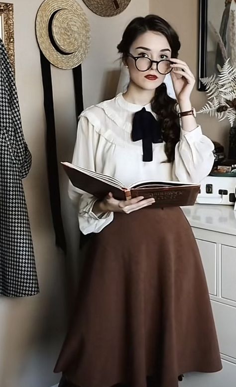 Modern 1950s Fashion, Trendy Vintage Outfits, Light Academia Fashion, 1950s Fashion Women, Nerdy Outfits, Academia Style, Summer Special, Vintage Inspired Outfits, Moda Vintage