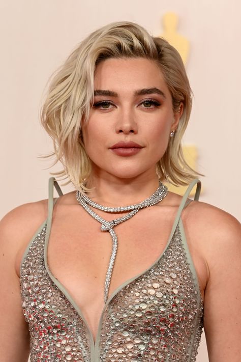 Florence Pugh Red Carpet, Liz Gillies, Kylie Jenner Style, The Oscars, Florence Pugh, Hottie Women, Celebrity Beauty, Lady Biker, Florence