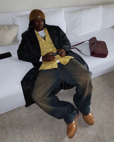 @heisrema #rema Afro Music Aesthetic, Drippy Fits, Tattoo Clothing, Mens Fashion Casual Outfits, April 26, Tyler The Creator, Swaggy Outfits, Formal Outfit, Fashion Week Street Style