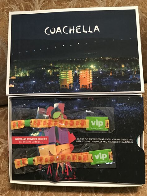 COACHELLA 2017 box with VIP wrist bands. Coachella Vip Lounge, Coachella Vip, Event Wristband, Coachella Tickets, Coachella Vibes, Coachella 2017, Rock History, Vip Tickets, Event Branding