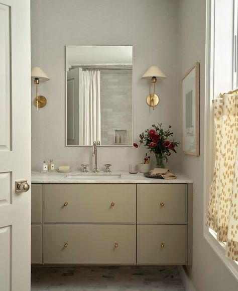 Mixing metals done right 👌 I adore this bathroom design by @alyssapapastudio ! 🤍 What’s your favourite part of this darling bathroom? 🤔 📷: @patrickbiller Construction: @rbaprojects Styling: @_meandmo_ 💡to love: the Hackney sconces Chrome Accent Bathroom, Mix Metals Bathroom, Mixing Metals Bathroom, Bathroom Mixed Metals, Mixed Metals Bathroom, Mixed Metal Bathroom, Mixing Metals In Bathroom, Brass And Chrome Bathroom, Bristol Houses