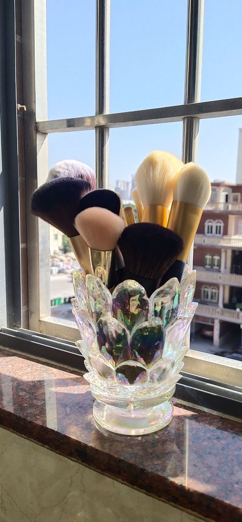 This beautiful makeup brushes / pen holder is made of resin. Through electroplating, the surface comes colorful and shiny in different light condition. Makeup Brushes Holder, Crystal Makeup, Nautical Crafts, Makeup Brush Holder, Pen Storage, Crystal Resin, Lipstick Holder, Makeup Brush Holders, Brush Holder