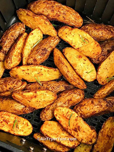 Finger Potatoes Recipes Air Fryer, Roasted Fingerling Potatoes Air Fryer, Fingerling Potato Recipe Air Fryer, Air Fryer Fingerling Potatoes, Fingerling Potatoes Air Fryer, Finger Potatoes, Fingerling Potatoes Recipes, Potatoes In The Air Fryer, Frozen Sweet Potato Fries