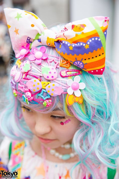 Colorful Harajuku, Decora Girl, Harajuku Accessories, Decora Fashion, Decora Harajuku, Blue And Pink Hair, Harajuku Decora, Estilo Harajuku, Girl With Pink Hair