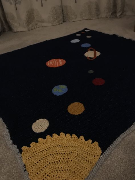 Space Themed Crochet, Space Theme Crochet Blanket, Nerdy Crochet Blanket, Solar System Crochet Blanket, Nerdy Crochet Blanket Patterns, Astrology Crochet Blanket, Trippy Crochet Blanket, String Crafts, Diy Art Projects