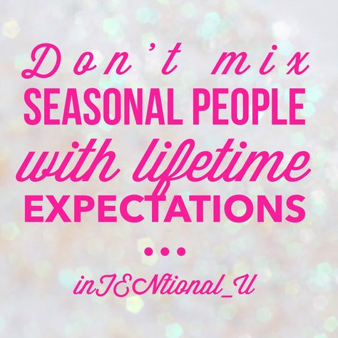 Don't allow people or things that were only meant to be with you for a season block the anointing God has for your life. Not everyone is meant to be in our lives forever, but there is a purpose for everyone we encounter.  Some people bring us happiness, some give us experience, a few are only meant to be assignments, others teach us lessons, and bless us with memories.  He doesn't always give us the people we want in our lives, but He will always put those that we need right in our path. 21 Day Fix Menu, Notes Quotes, Fake Friend, Fake Friend Quotes, Season Quotes, Our Path, Have A Happy Day, Do It Anyway, Mean People