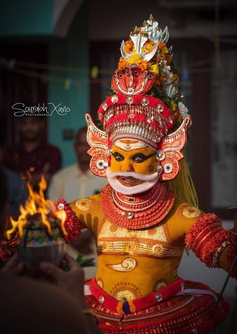 മുത്തപ്പൻ Muthappan Theyyam Painting, Muthappan Wallpaper Hd, Kathakali Face, Gold And Black Wallpaper, Butterfly Video, Dark Background Wallpaper, Divine Power, Pinterest Images, Actor Picture