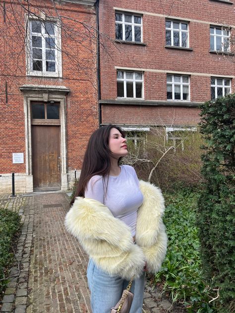 vanilla aesthetic girl wearing zara light yellow fur coat with intimissimi cashmere top and levis 501 90s jeans with jordan elevate lows. Levis 501 Outfit Winter, Levis 501 Outfit Street Style, Zara Fur Jacket, Low Jordans, Levis 501 90s, Levis 501 Outfit, 501 Outfit, Outfit Levis, Air Jordans 1