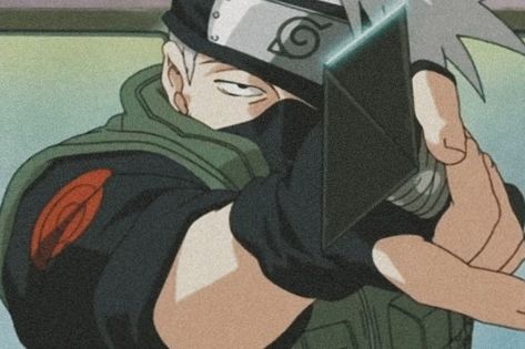 Knife Perspective Drawing, Kakashi Reference, Holding Knife Pose, Holding Knife Pose Drawing, Hand Holding Knife, Character Perspective, Kunai Knife, Knife Aesthetic, Hatake Kakashi