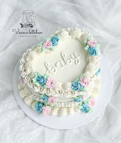 Vintage Gender Reveal Cake, Idee Gender Reveal, Baby Shower Cake Designs, Cake Style, Gender Reveal Cake, Fashion Cakes, Girl Cake, Reveal Ideas, Drip Cakes