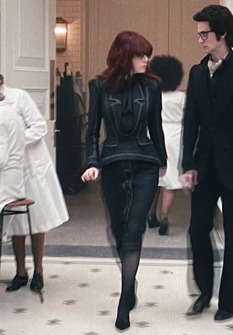 Cruella Outfits Movie, Estella Outfits Cruella, Emma Stone Cruella Outfit, Cruella Outfits Emma Stone, Cruella Aesthetic Outfits, Cruella Movie Outfits, Cruella Outfit Ideas, Cruella Style, Estella Cruella