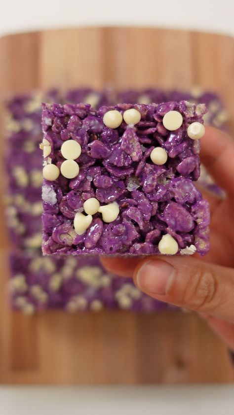 Ube Rice Krispies Ube Dessert Recipe, Okinawan Sweet Potato, Strawberry Layer Cakes, Ube Recipes, Filipino Food Dessert, Chocolate Pearls, Cereal Treats, Kinds Of Desserts, Filipino Desserts