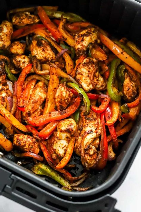 Air Fryer Chicken Fajitas, Chicken And Peppers, Mexican Entrees, Isabel Eats, Homemade Fajita Seasoning, Chicken Fajita Recipe, Chicken Fajita, Fajita Recipe, Air Fryer Recipes Chicken