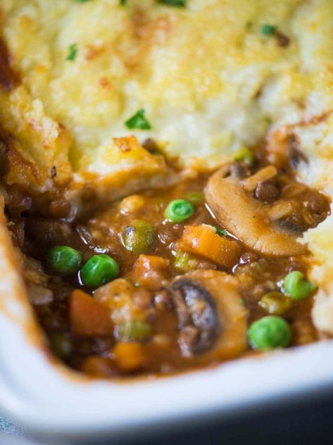 Lentil Shepards Pie, Vegetarian Shepherds Pie, Meatless Dinners, Vegetable Gravy, Hp Sauce, Vegetable Pie, Shepards Pie, Butternut Squash Risotto, Cabbage Soup Diet