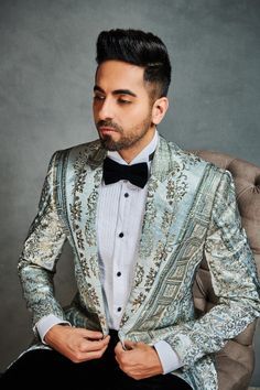 Ayushmaan Khurana, Sonam Kapoor Wedding, Gully Boy, Blue Sherwani, Mehendi Outfit, Ayushmann Khurrana, Indian Designer Suits, Mens Haircuts, India People