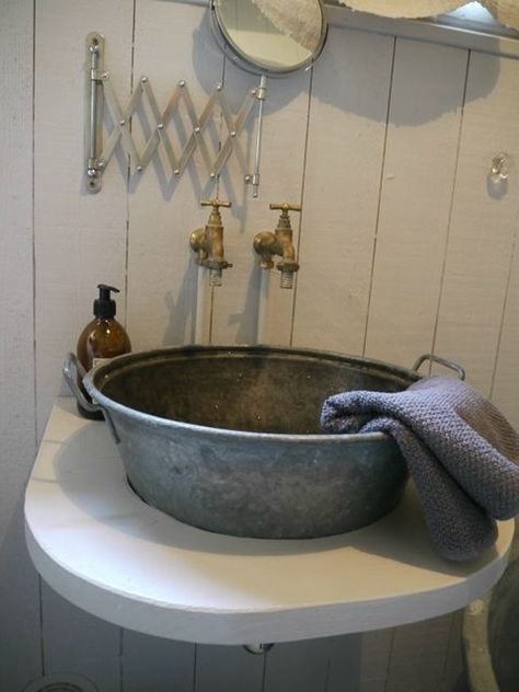 Great galvanized vessel sink! Nice rustic bathroom touch. | Decor ... Galvanized Sink, Galvanized Bathroom, Rustic Bathroom Faucets, Vessel Sink Ideas, Outdoor Sink, Bathroom Sink Bowls, Rustic Sink, Garden Sink, Primitive Bathrooms