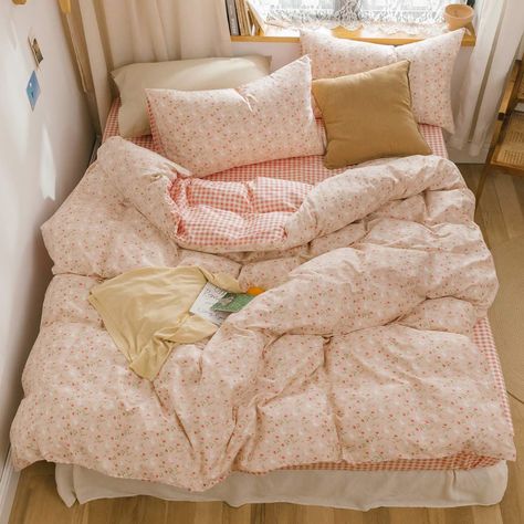 Cute Bedding, Dorm Room Inspiration, College Room, Inspire Me Home Decor, Pink Room, College Dorm Rooms, Cute Room Decor, Comforter Cover, Room Inspiration Bedroom