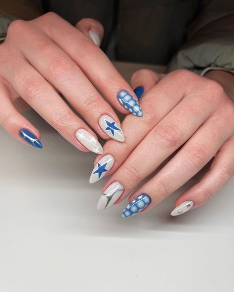 25 New Winter Nails to Inspire You Cool Winter Nail Designs, Winter Nails 2024 Blue, Nails Design For Winter, Winter Nail Ideas Blue, Funky Winter Nails, Light Blue Nails Design, Simple Blue Nail Designs, Winter Inspired Nails, Winter Nails Cute