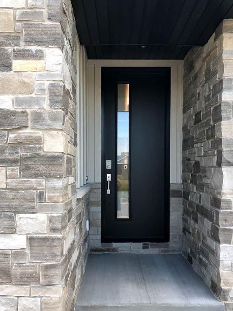 Modern Home Trends, Black Front Door, Modern Entrance Door, Modern Exterior Doors, Black Front Doors, Modern Entrance, Modern Front Door, Door Inspiration, House Front Door