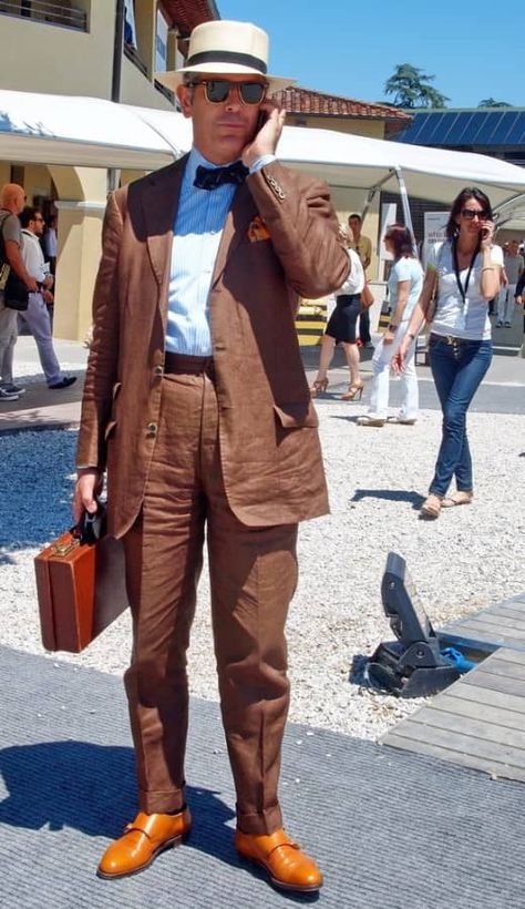 Wrinkled Linen Suit Via Stile Maschile Hot Weather Wedding, Summer Outfits Hot Weather, Outfits Hot Weather, Shuffle Board, Outfits Hot, Gentle Man, Men's Summer Outfit, Prom Blazers, Suit Ideas