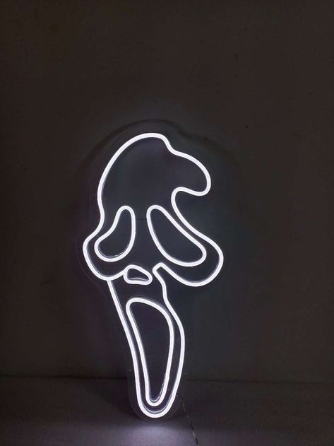 One Line Neon Sign, Ghost Face Decor, Cool Room Decorations, Scream Decor, Neon Rope Light Ideas, Easy Neon Sign, Neon Light Ideas, Cute Halloween Decorations Indoor, White Led Sign