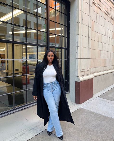 ✨Black long coats long sleeve white top denim jeans black pointy heels outfits. Fall outfit ideas. Middle part hairstyles. Bougie outfits @Queenpokoo ✨ #taylajaybeauty #hair #makeup #style #outfits #winter #taylajay #classy #coats #tops #denim #fall #stylish #middleparthairstyles Pointy Heels Outfit, Style Outfits Winter, Black Pointy Heels, Bougie Outfits, Casual Heels Outfit, Jeans Heels Outfit, Middle Part Hairstyles, Pointy Heels, Stylish Winter Outfits