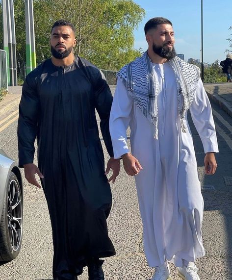 Arabic Outfit, Attractive Black Men, Middle Eastern Men, Arab Men Fashion, Handsome Arab Men, Muslim Men, Beefy Men, Arab Men, Country Men