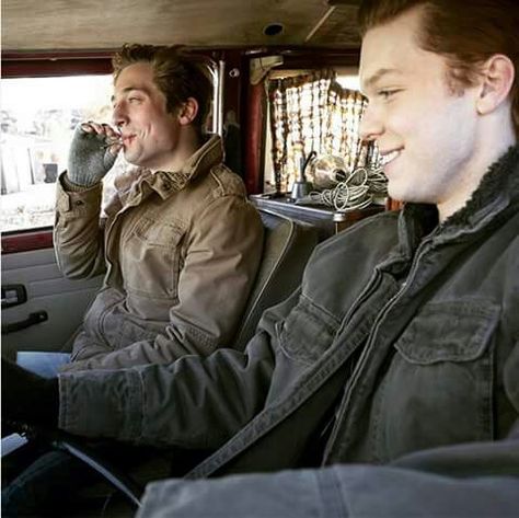 Lip and Ian from Shameless Lip And Ian, Cam Monaghan, Shameless Mickey And Ian, Shameless Characters, Ian Gallagher, Lip Gallagher, Ian Shameless, Shameless Tv Show, Ian And Mickey