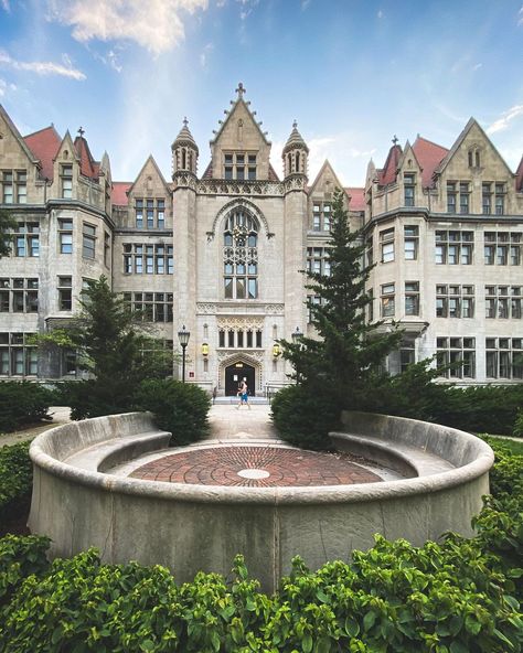 Uchicago Dorm, Hyde Park Chicago, South Side Chicago, Dream College, The University Of Chicago, Dream School, College Campus, July 31, Starry Night