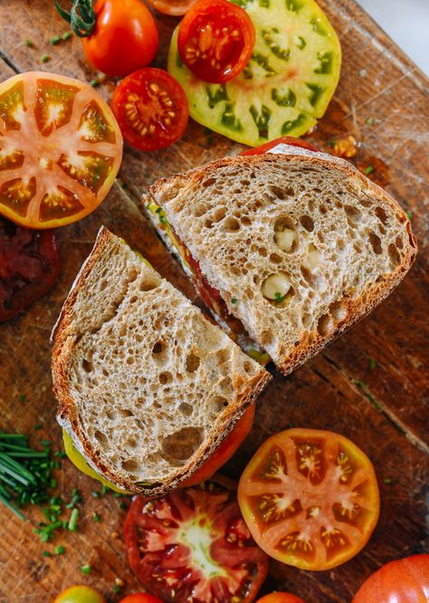 The Perfect Tomato Sandwich Tomato Sandwich Recipes, Tomato Sandwiches, Wok Recipes, Tomato Recipe, Tomato Season, Summer Foods, Cucumber Sandwiches, Veggie Sandwich, Tomato Sandwich