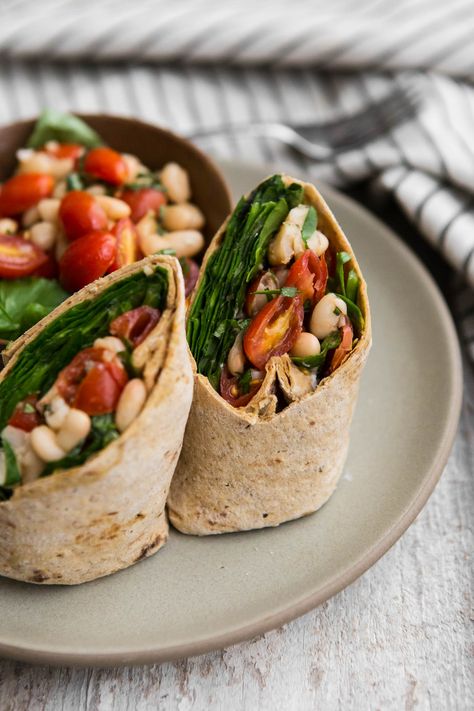 Bruschetta Wrap, White Bean Wrap, Bean Wrap, Cheese Bruschetta, Spinach Healthy, Bruschetta Recipe, Arugula Salad, White Bean, White Beans