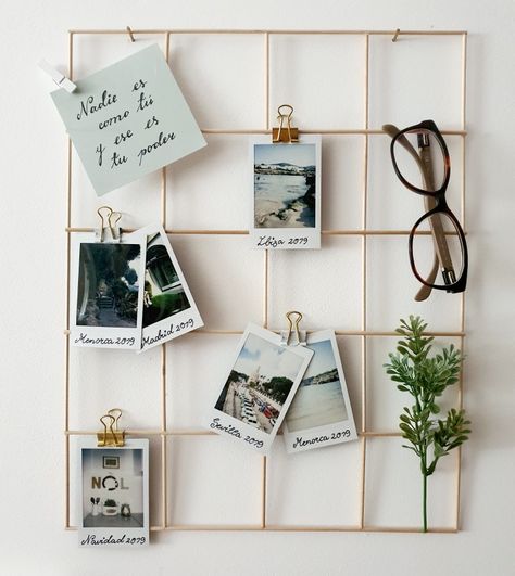 Ideas Para Decorar Cuartos Manualidades, Wall Collage Picture Frames, Family Photos Wall Decor, Small Apartment Balcony Ideas, College Dorm Room Inspiration, Small Room Makeover, Bedroom Ideas For Small Rooms Cozy, Dreamy Decor, Room Organisation