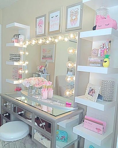 Storage Hacks Bedroom, Bedroom Ideas For Teenage Girl Rooms, Space Saving Hacks, Teenage Room, Glam Room, Girl Bedroom Designs, Teen Room Decor, Small Room Bedroom